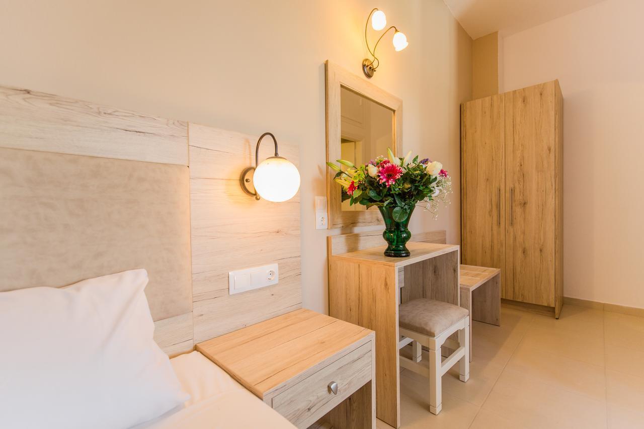 Mastorakis And Aparthotel *